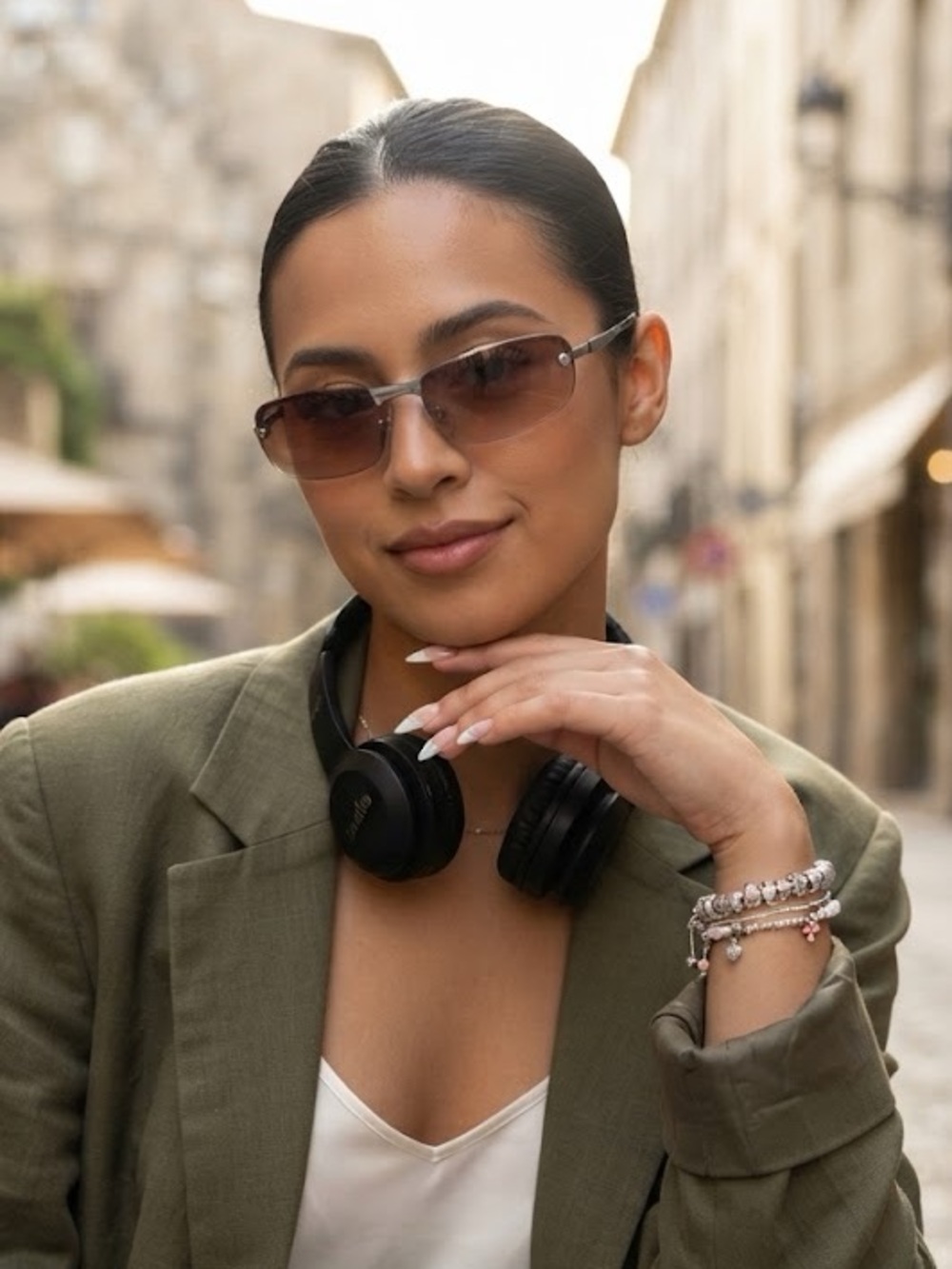 Brown Tinted Trendy Sunglasses ๐ - Picture 4 of 4